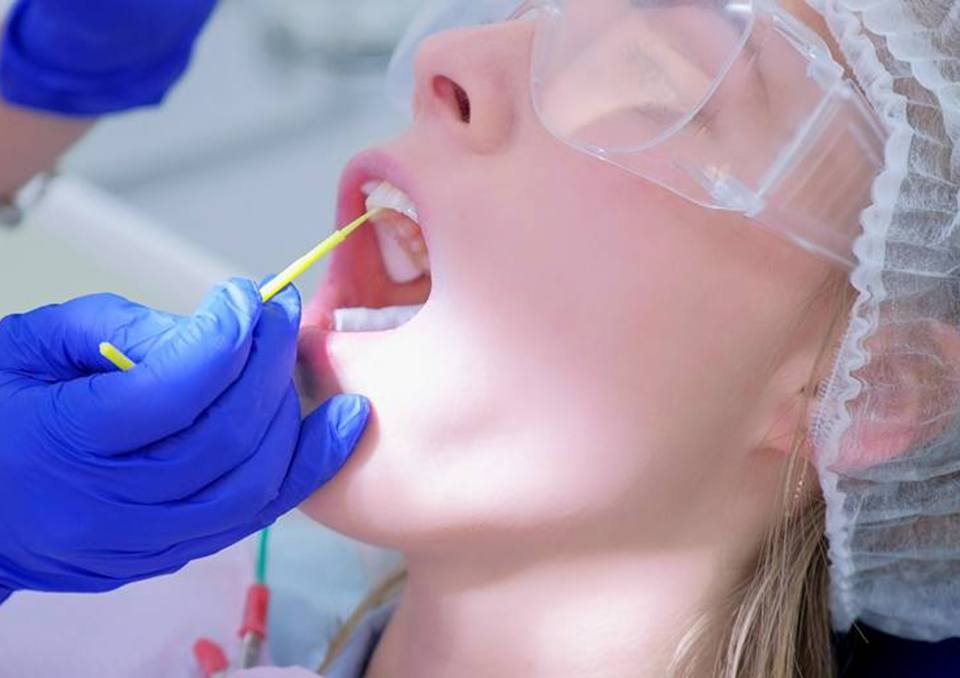 Patient receiving fluoride in Richardson